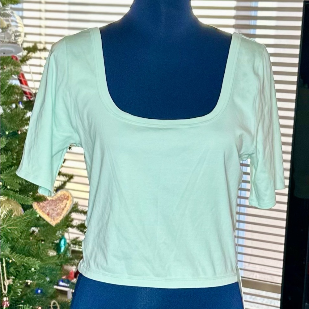 NEW!! Lululemon Delm Ribbed Held Tight Short Sleeve Shirt